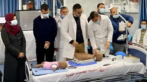 Pioneering Contingent of Learners Evacuated from Gaza to Study in the United Kingdom